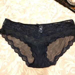 🐦‍⬛🖤🐦‍⬛ Lovely VS Vintage Deadstock 90's Black Sheer Mesh & Lace Panties - M